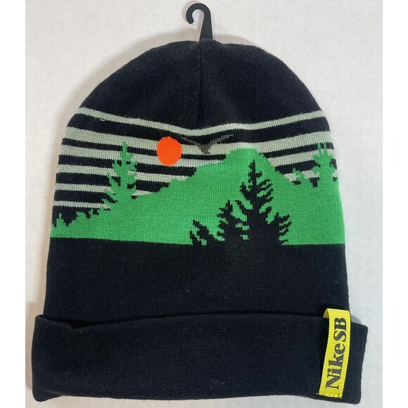Nike SB Reversible Black Green Skate Winter Beanie Adult Unisex DM8123-010 - Picture 1 of 8